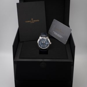 Vacheron Constantin Calendar fiftysix X40A2656 Esf. azul 01/2022 Buen Estado